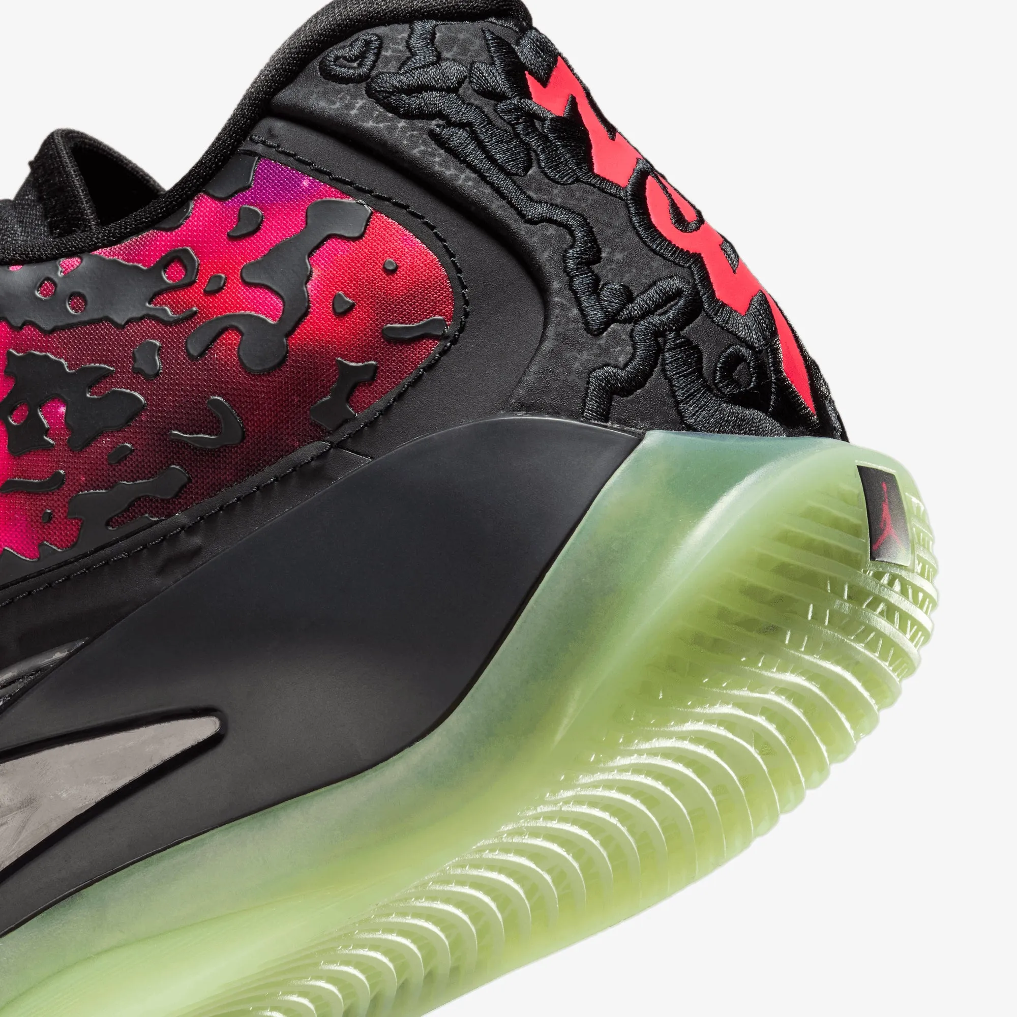 JORDAN | ZION 3 PF { BLACK/SOLAR RED-VIVID PURPLE-BARELY VOLT