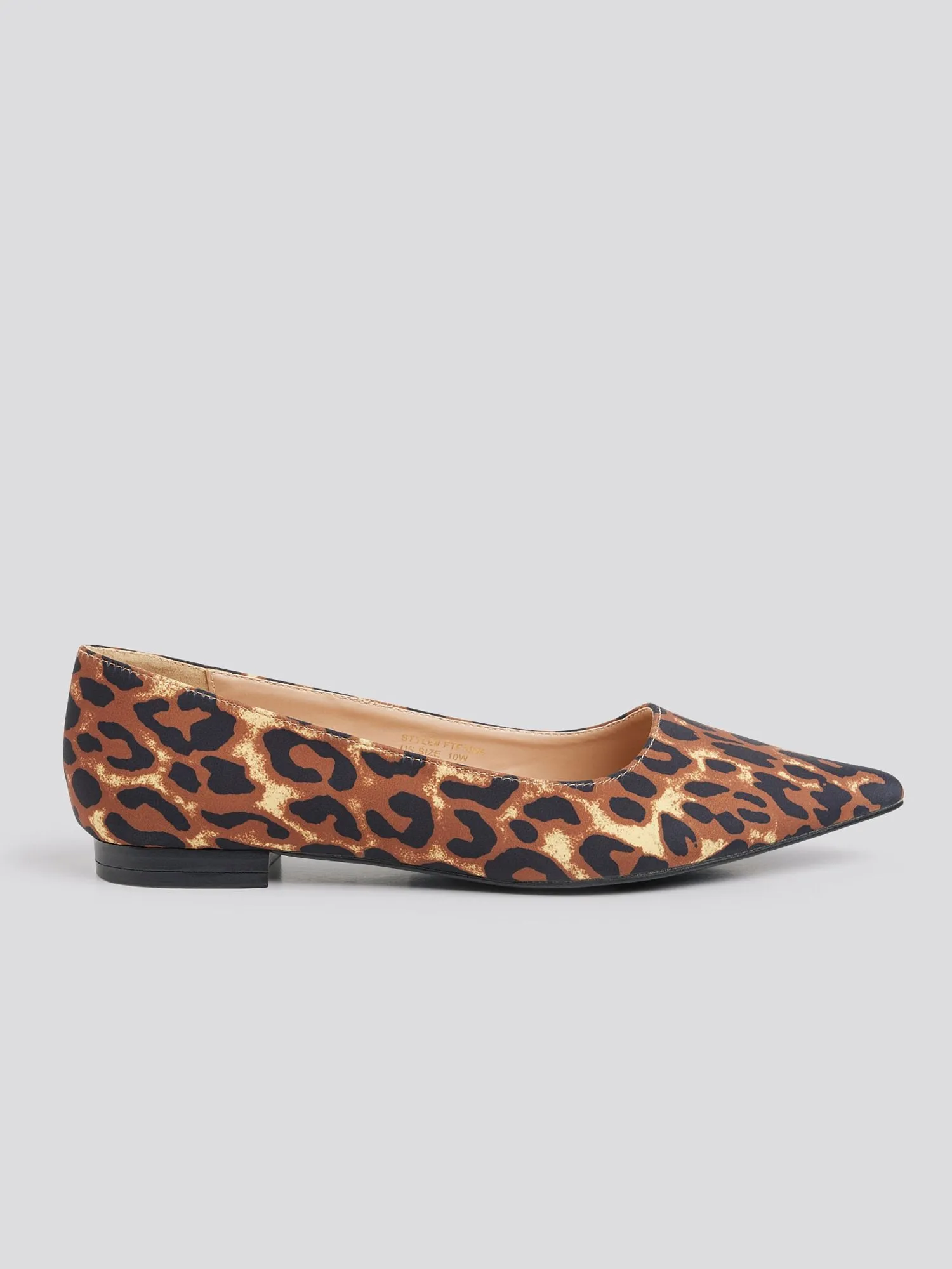 Pointed Toe Leopard Print Shoe