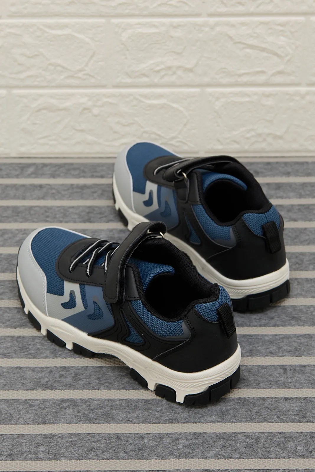 Senior Boys Navy And Grey Color Block Sneakers